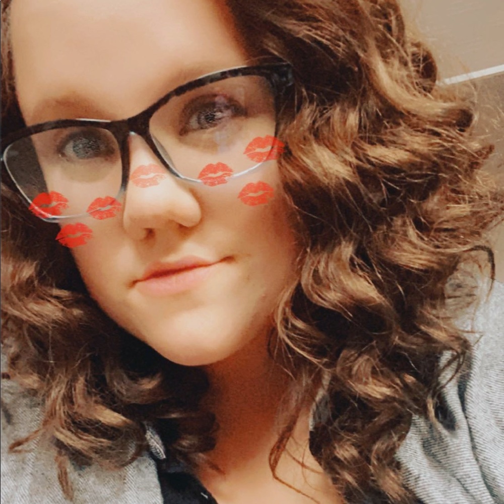 Meet your Posher, Kendra